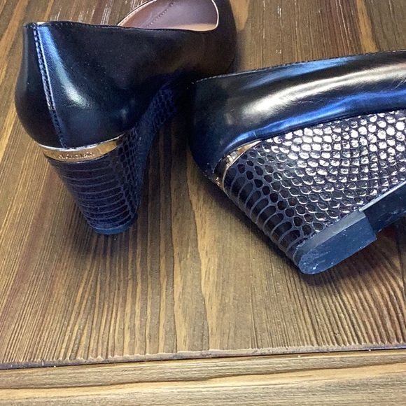 FINAL SALE PRICE Like New Calvin Klein Croc Wedges - Picture 2 of 7